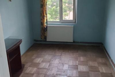 Apartament cu 3 camere semidecomandat în Central - 2