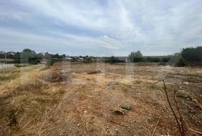 Teren de 4046 mp, în Filiași - 2