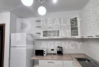 Apartament cu 3 camere – 13 Decembrie,  Coresi la 5 minute pe jos. - 3