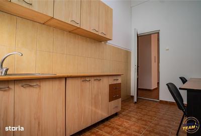 Spațiu comercial, de 40 mp, în Tractorul