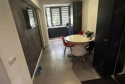 Apartament 4 camere Titan Piata Minis