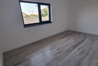 Casă cu 4 camere în Domnești