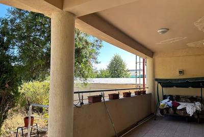 Casă cu 7 camere cu Teren 1000 Mp în Mărăcineni - 2