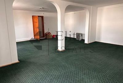 Spațiu comercial, de 100 mp, în Central - 4