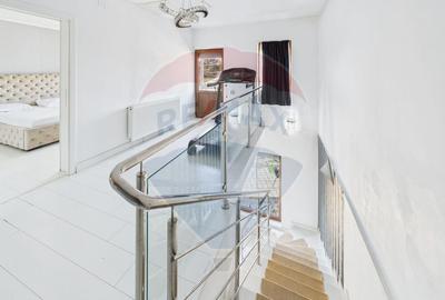 Casa / Vila cu 4 camere de vanzare in zona Est - 12