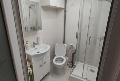 Spațiu comercial, de 80 mp, în Central - 3