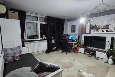 Apartament cu 3 camere semidecomandat în Drumul Taberei