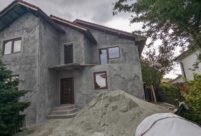 Casă cu 4 camere în Exterior Vest