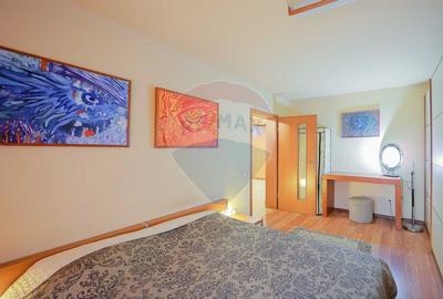 Apartament cu 4 camere de vânzare în zona Rogerius - 2