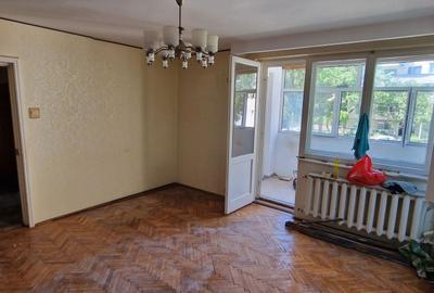 Apartament cu 3 camere decomandat în Tomis II