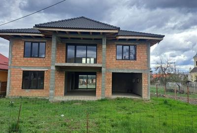 Casă cu 4 camere în Acățari - 3