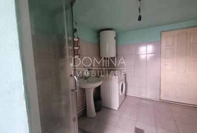 Vanzare casa, situata in ora? Tismana, strada Manastirii - 5