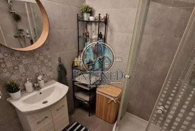 Garsonieră decomandată în Titan - 2