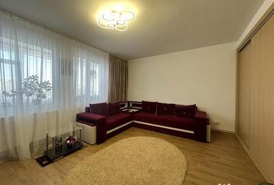 Apartament cu 3 camere decomandat în Cantacuzino
