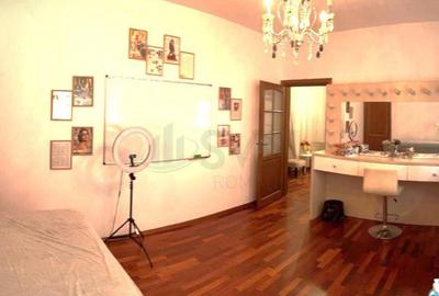 Unirii l 3 Camere l Etaj 1 - 5