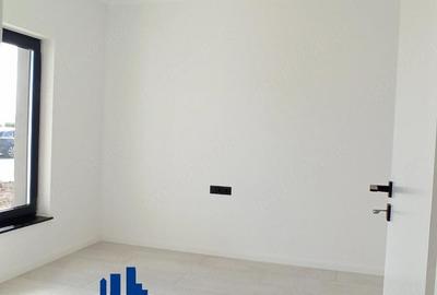 Casă cu 7 camere cu Teren 420 Mp în Odoreu - 3