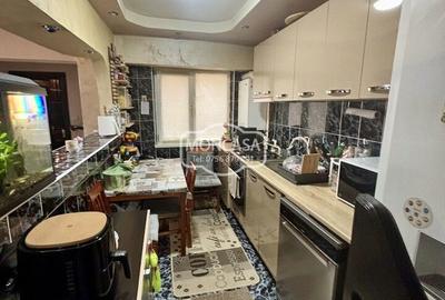 Apartament cu 3 camere semidecomandat în Central