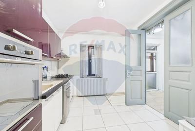 Casa / Vila cocheta cu 3 camere - de vanzare - zona Basarab - 10