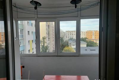 Apartament cu 3 camere decomandat în Rahova - 2