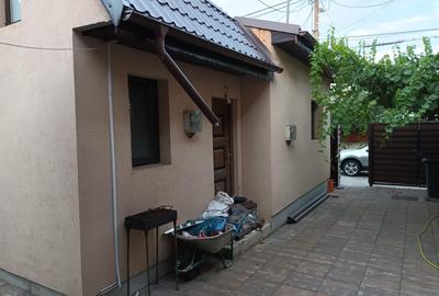 Vanzare proprietate cu doua case si intrari separate curte Giulesti - 17