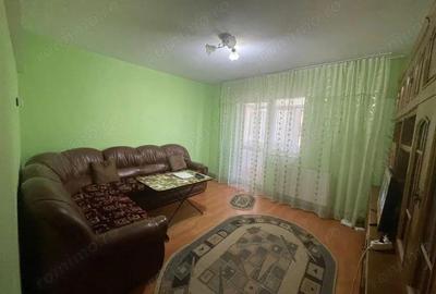 Vanzare apartament 3 camere, etaj 3, situat in Targu Jiu, strada Slt. Ion Fota - 2