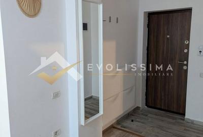 Apartament cu 3 camere semidecomandat, mobilat în Tractorul - 2