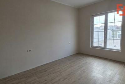 Casă cu 3 camere cu Teren 313 Mp în Central - 14