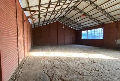 Hala/Depozit/Spatiu industrial/comercial de inchiriat - 216 MP Husi - 2