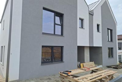 Duplex cu 4 camere cu Canalizare în Borhanci - 3