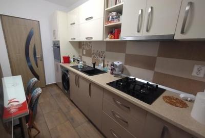 Garsonieră decomandată, mobilată în Nicolina