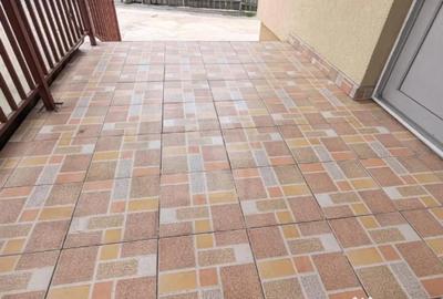 Casă cu 4 camere cu Teren 100 Mp în Florești