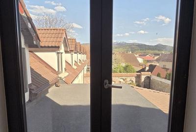 Casă cu 9 camere cu Teren 293 Mp în Cristian - 11