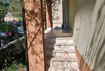 Apartament cu 3 camere decomandat în Central - 1