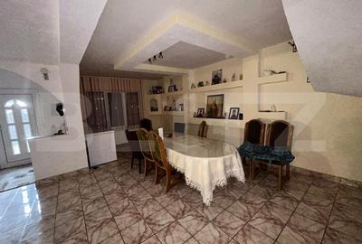 Casa de vanzare  , 258.00 utili + 418 teren, zona Closca - 13