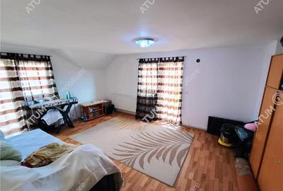 Casă cu 5 camere cu Teren 250 Mp în Vasile Aaron