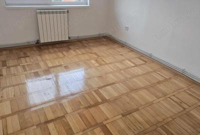 Apartament cu 4 camere decomandat în 22 Decembrie - 10