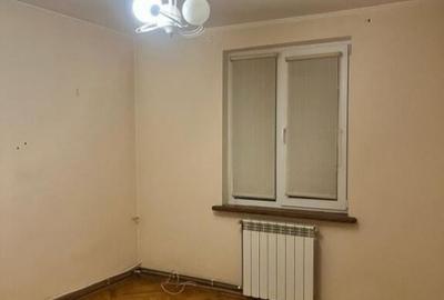 Apartament Central ,3 camere, 72mp ,etaj intermediar, zona - 4