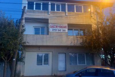 Casă cu 4 camere în Mehala