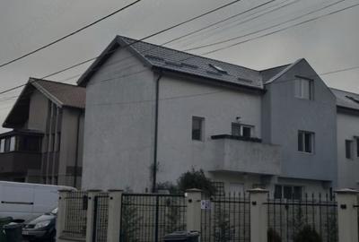 Casa tip triplex P+E+M, casa 1 din 3 (cu iesire la strada)