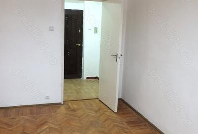 Apartament cu 2 camere decomandat în Micro 4 - 7