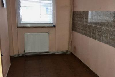 Apartament cu 3 camere decomandat în George Enescu - 5