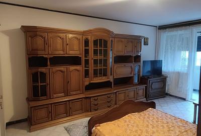 Garsonieră decomandată în Central - 2