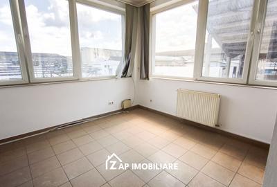 Apartament cu 10 camere decomandat în Depozite