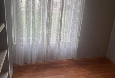 Garsonieră decomandată în Petros - 1