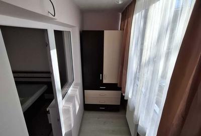 Apartament cu 2 camere decomandat în Tractorul - 3