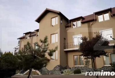 Casă cu 12 camere cu Teren 5000 Mp în Central - 1