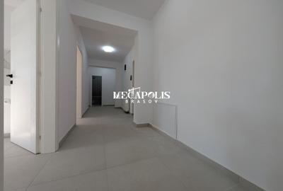 Apartament cu 3 camere decomandat în Tractorul - 12