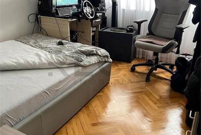 Apartament cu 4 camere decomandat în Cantemir