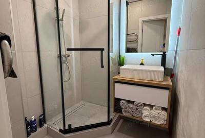 Apartament cu 3 camere decomandat în Giurgiului