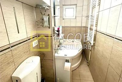 Apartament doua camere, zona Universitatii - Piata Sud Bacau, etajul 1 - 8